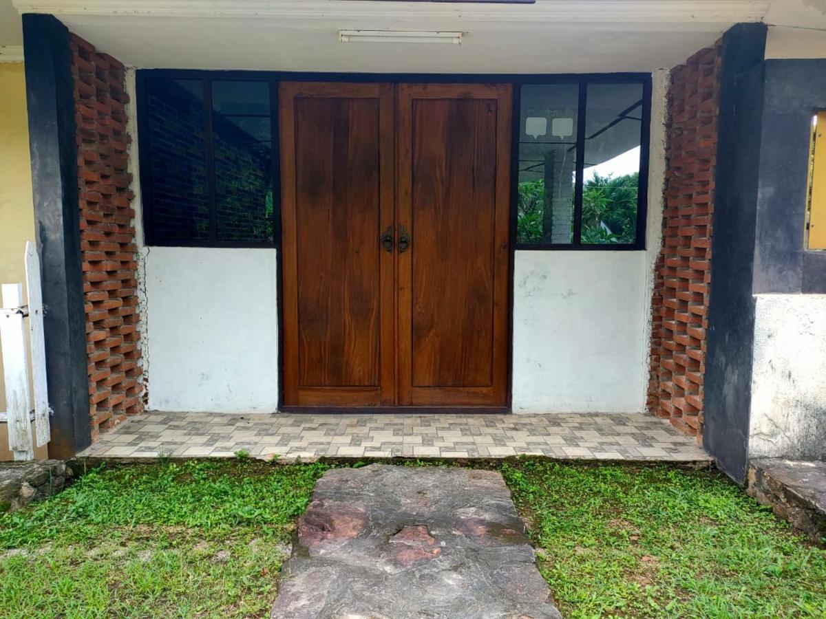 Casavelion Hotel Ilhas Karimunjava Exterior foto
