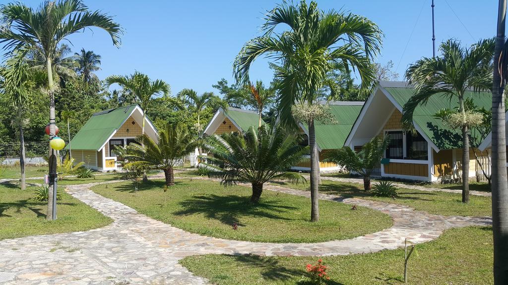 Casavelion Hotel Ilhas Karimunjava Exterior foto