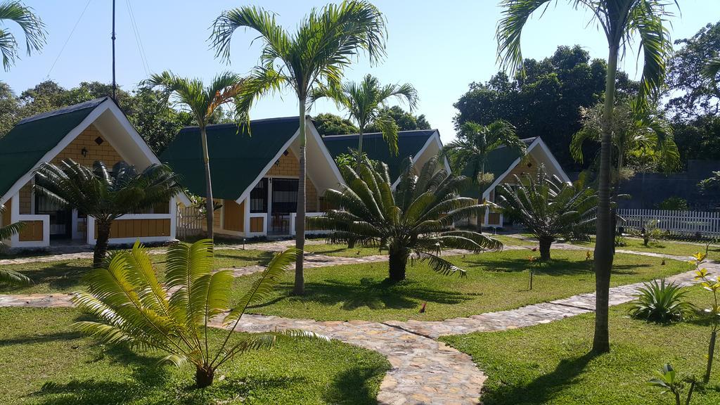 Casavelion Hotel Ilhas Karimunjava Exterior foto