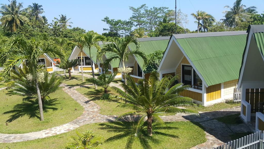Casavelion Hotel Ilhas Karimunjava Exterior foto