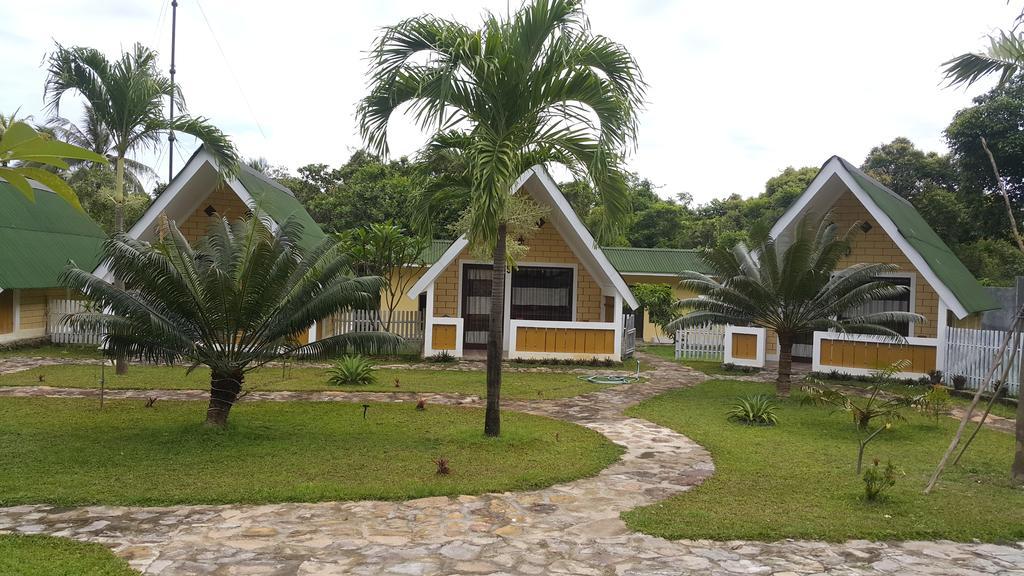 Casavelion Hotel Ilhas Karimunjava Exterior foto