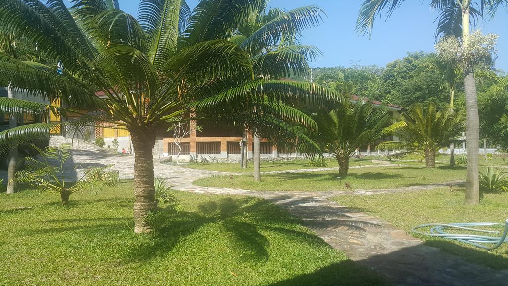 Casavelion Hotel Ilhas Karimunjava Exterior foto