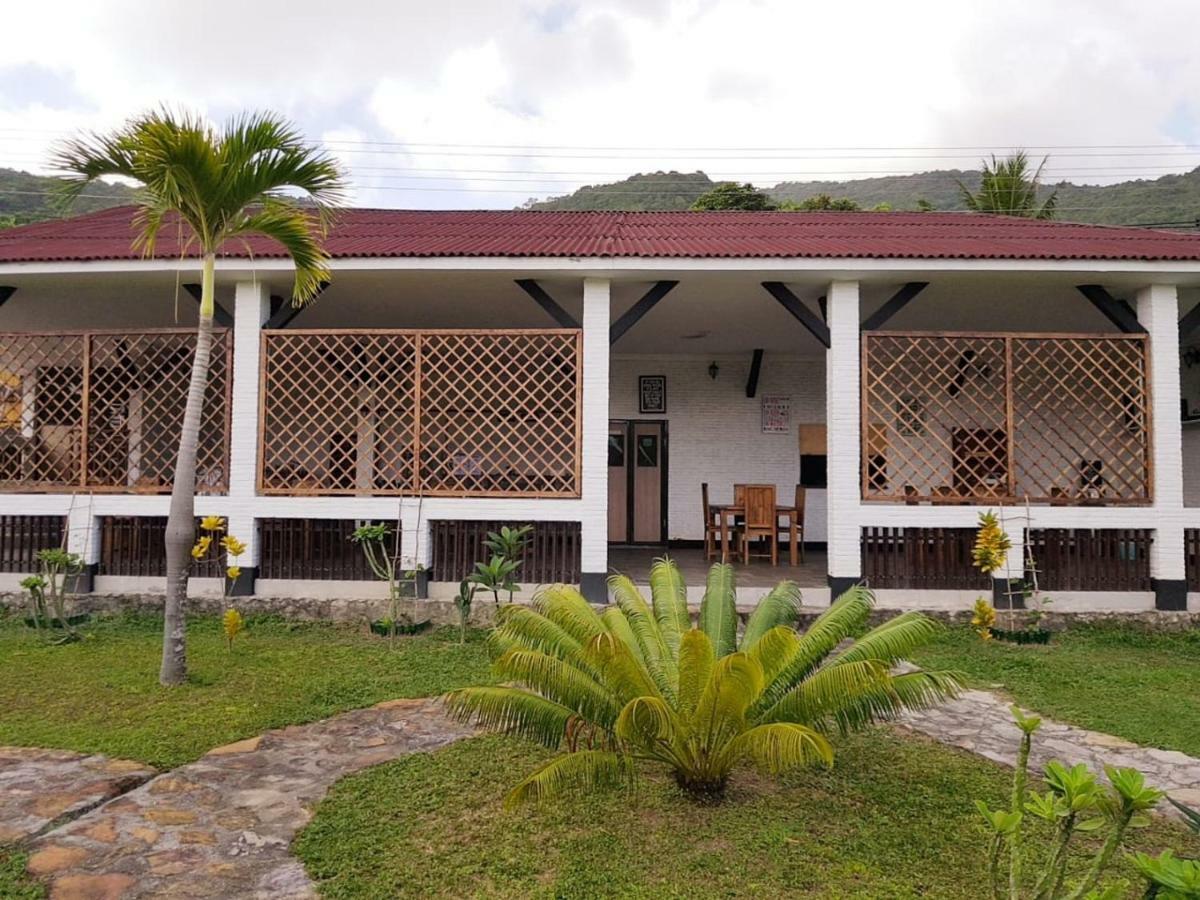 Casavelion Hotel Ilhas Karimunjava Exterior foto